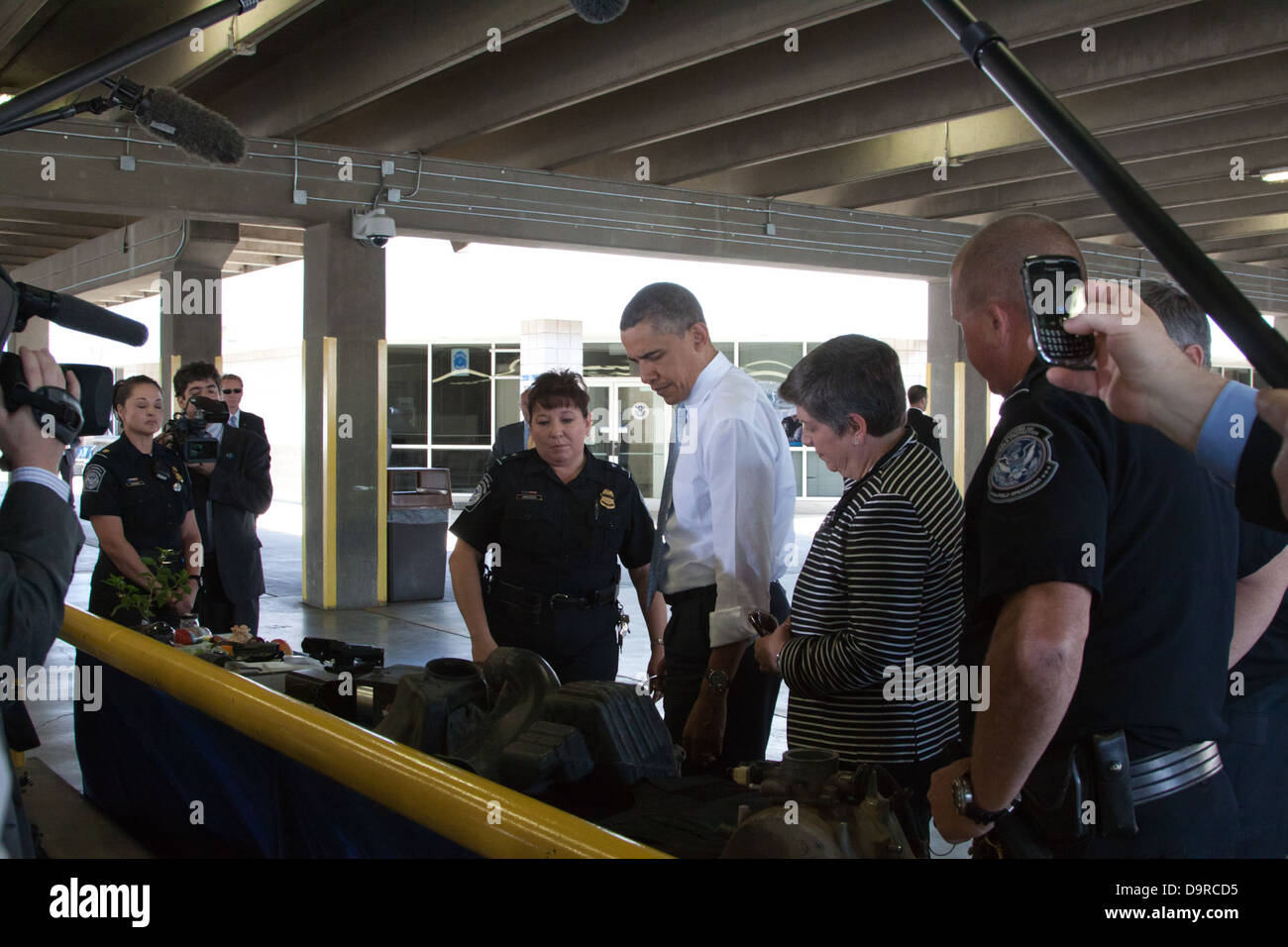 001 Il presidente Barack Obama & DHS Segretario Janet Napolitano Tour ponte di CBP delle Americhe (BOTA) in El. Foto Stock