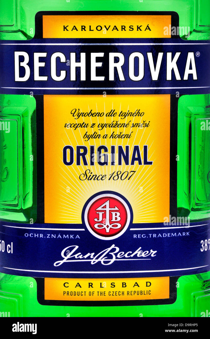 Becherovka (ex Karlsbader Becherbitter) bottiglia - spirito ceca / amari a base di erbe Foto Stock