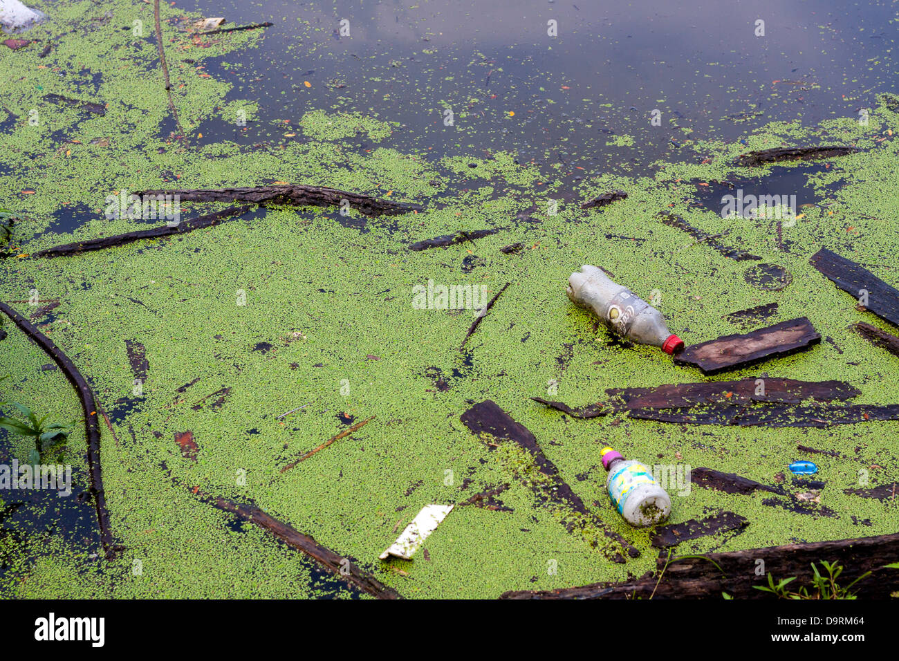 Inquinamento del fiume Scioto in Columbus, Ohio, Stati Uniti d'America. Foto Stock