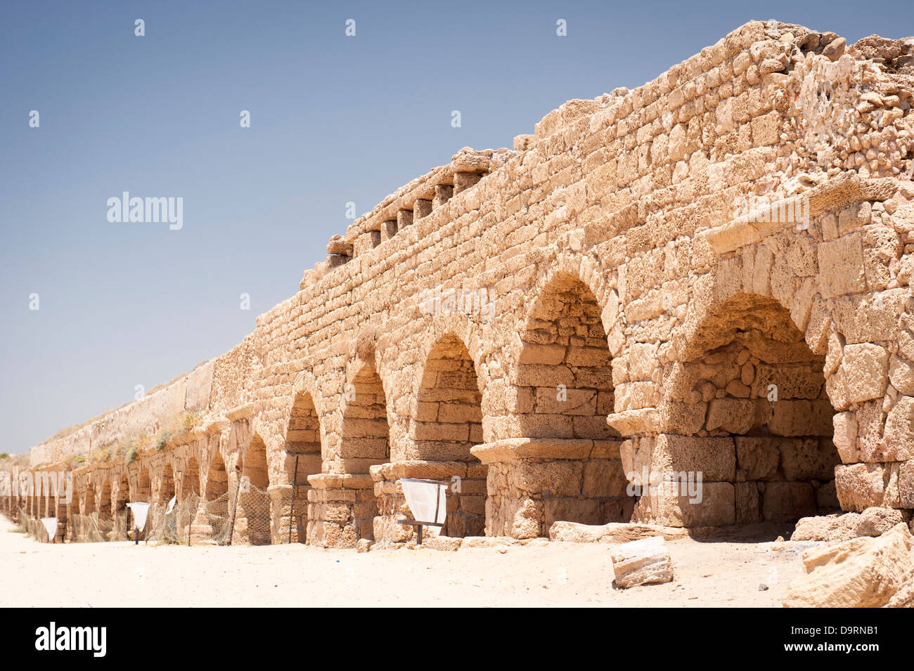Israele città porto Cesarea Keysarya costruito il re Erode il Grande c 21BC dopo l'imperatore Cesare Augusto acquedotto romano era di 11 miglia Foto Stock