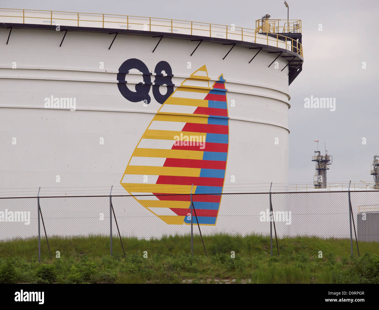 Q8 olio terminale in deposito nel porto di Rotterdam, Paesi Bassi Foto Stock