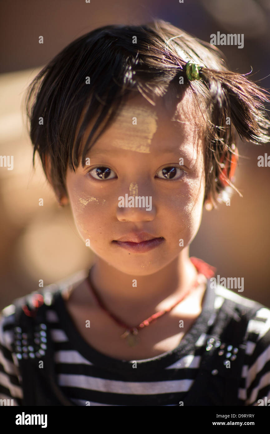 Una ragazza, Lago Inle, Myanmar (Birmania) Foto Stock
