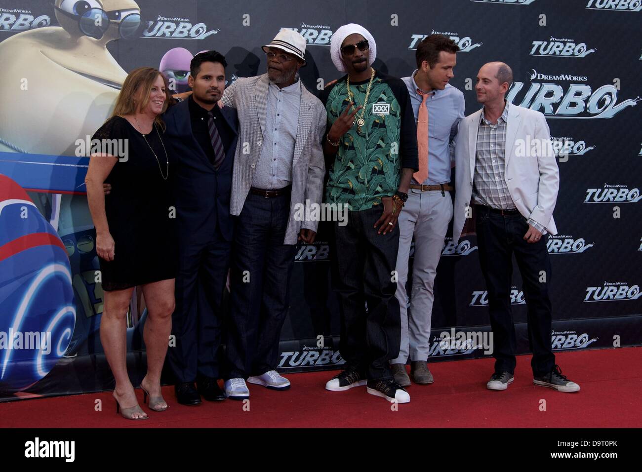 Barcellona, Spagna. Giugno 25, 2013. Michel Pena, Samuel L. Jackson, Snoop Dogg, Ryan Reynolds e il regista David Soren partecipare a "Turbo" Presentazione mondiale al CCIB su Giugno 25, 2013 a Barcellona Credito: ZUMA Press, Inc./Alamy Live News Foto Stock
