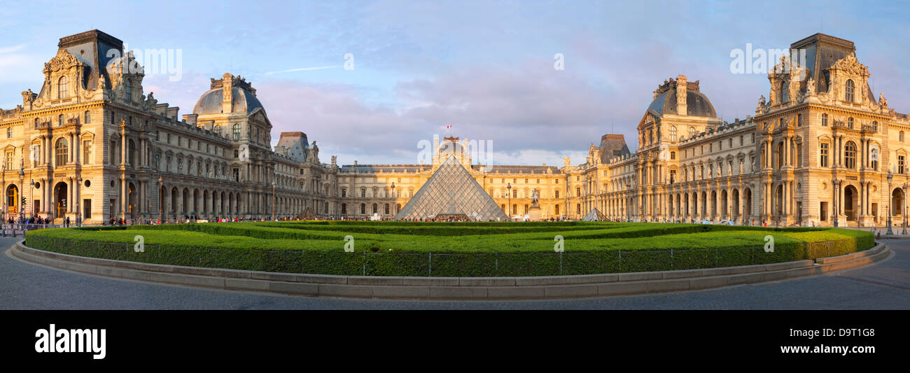 Vista panoramica del Museo del Louvre, Parigi, Francia Foto Stock