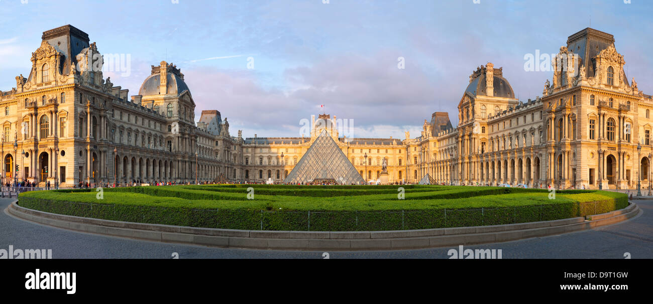 Vista panoramica del Musee du Louvre, Parigi Francia Foto Stock