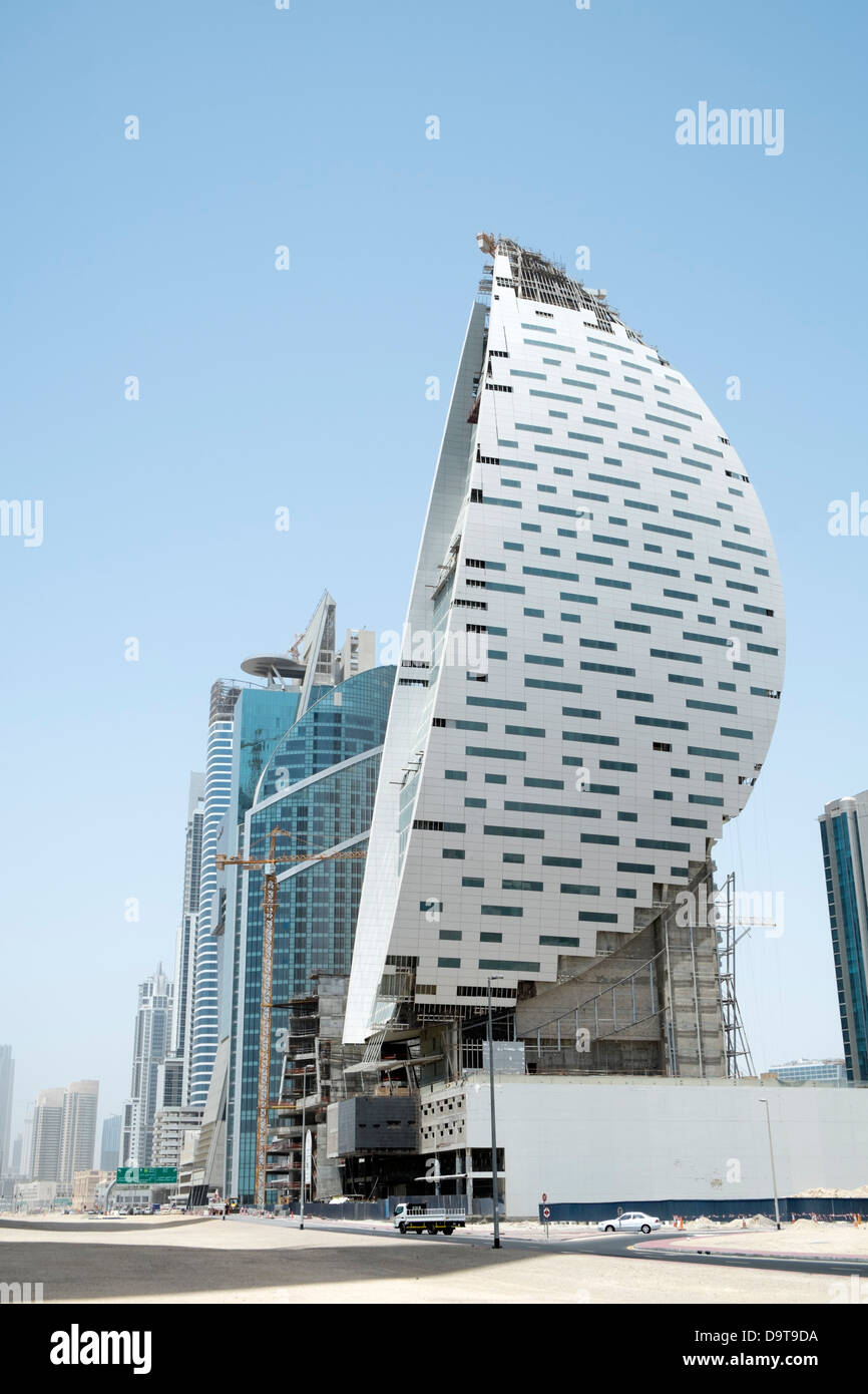 I moderni grattacieli in costruzione presso la baia di business district in Dubai Emirati Arabi Uniti Foto Stock