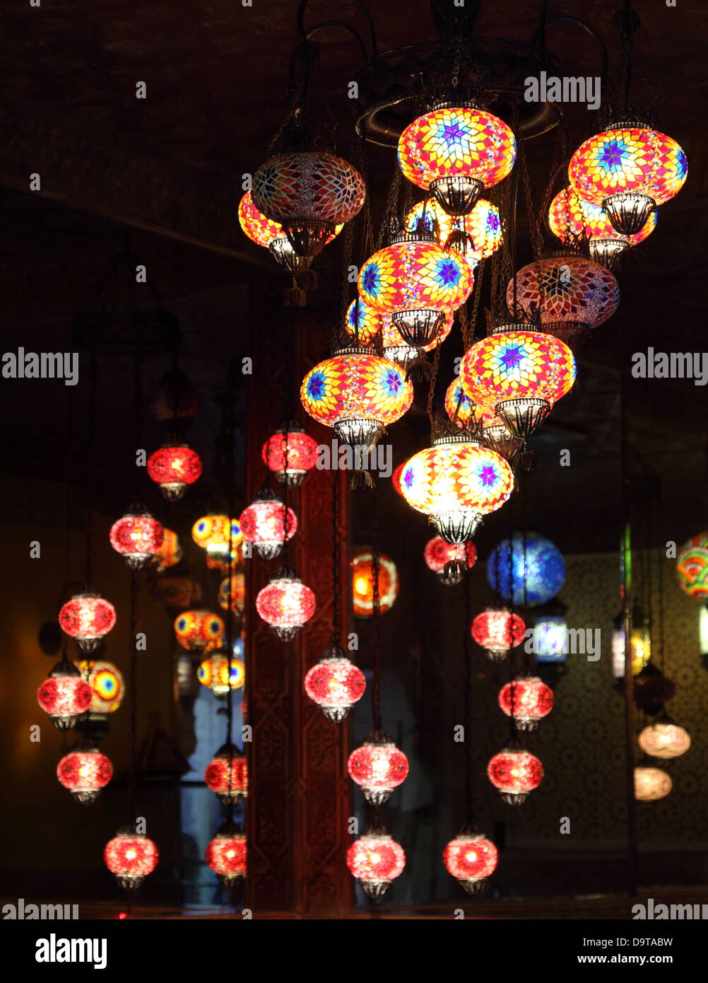 Lanterna orientale in un ristorante marocchino Foto Stock
