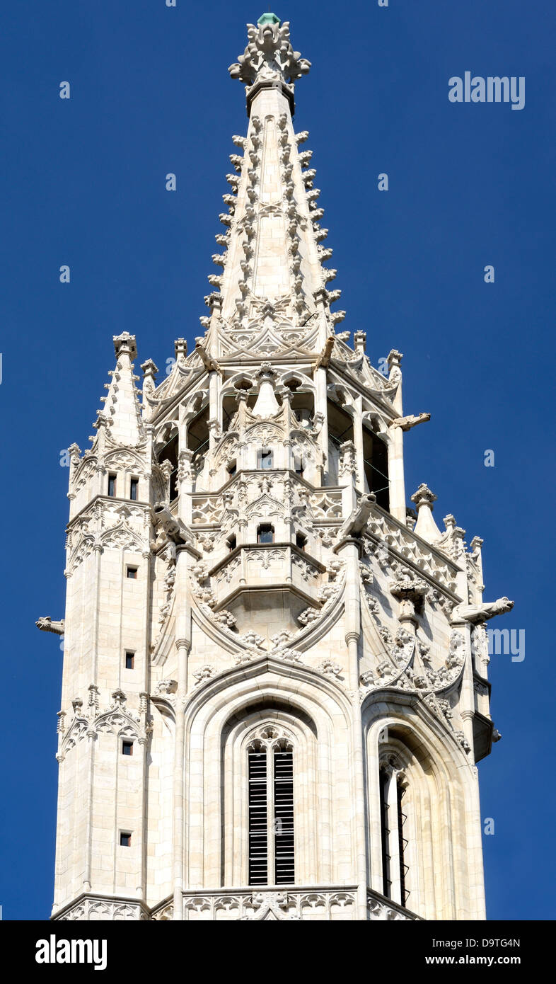 La guglia della chiesa di Mathias (Mátyás Templom) Buda Budapest Ungheria Europa Foto Stock