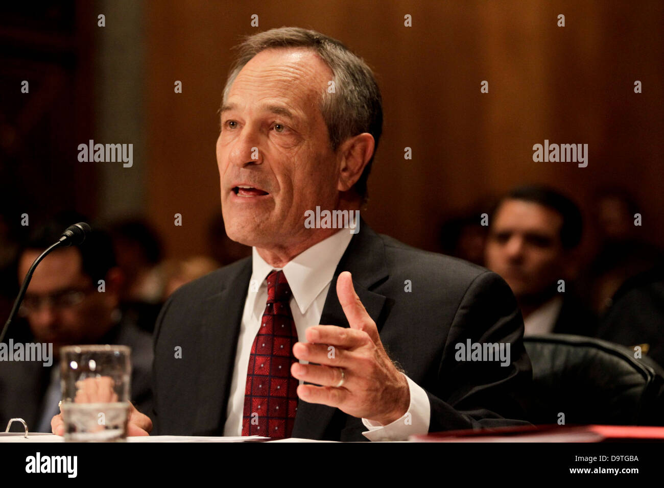 Il Commissario del CBP Alan Bersin interviene in un'audizione della commissione per la sicurezza interna e gli affari governativi sulla sicurezza aerea del carico, affrontando questioni critiche in materia di sicurezza. Foto Stock