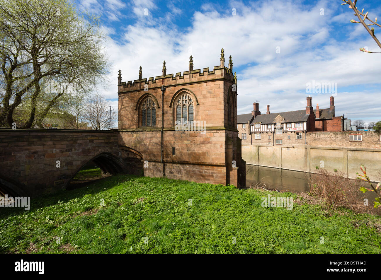 La Cappella della Madonna su Rotherham Bridge. La cappella fu costruita nel 1483 ed è uno dei quattro ponte superstite cappelle NEL REGNO UNITO. Foto Stock