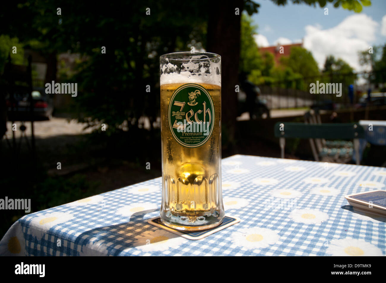 Mezzo litro di birra Zech di Landsberg, Germania Foto Stock