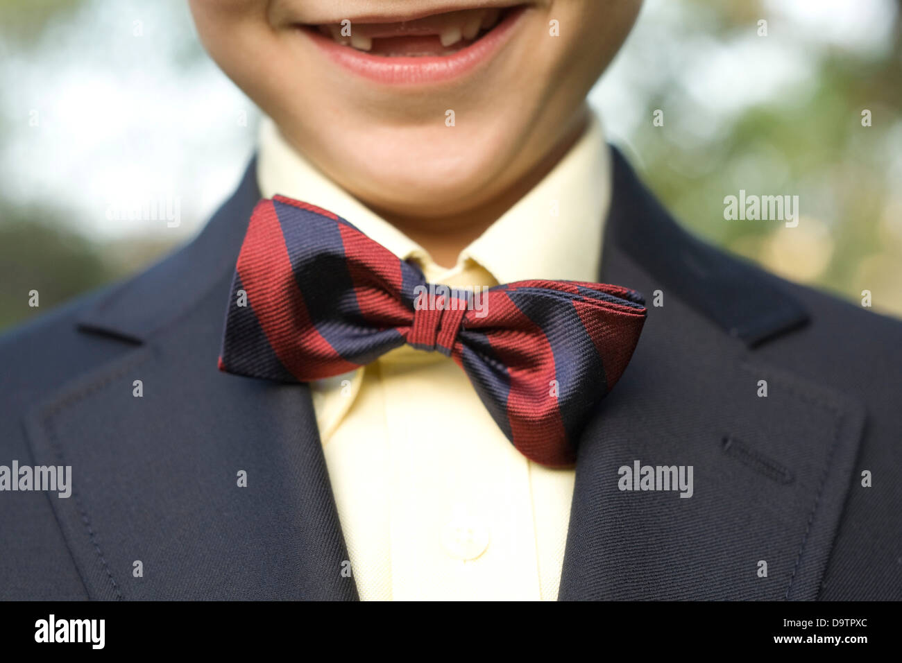 LOS ANGELES, CA - 11 novembre: Ragazzo con un filtro bow tie a Los Angeles, la California il 11 novembre 2007. Foto Stock