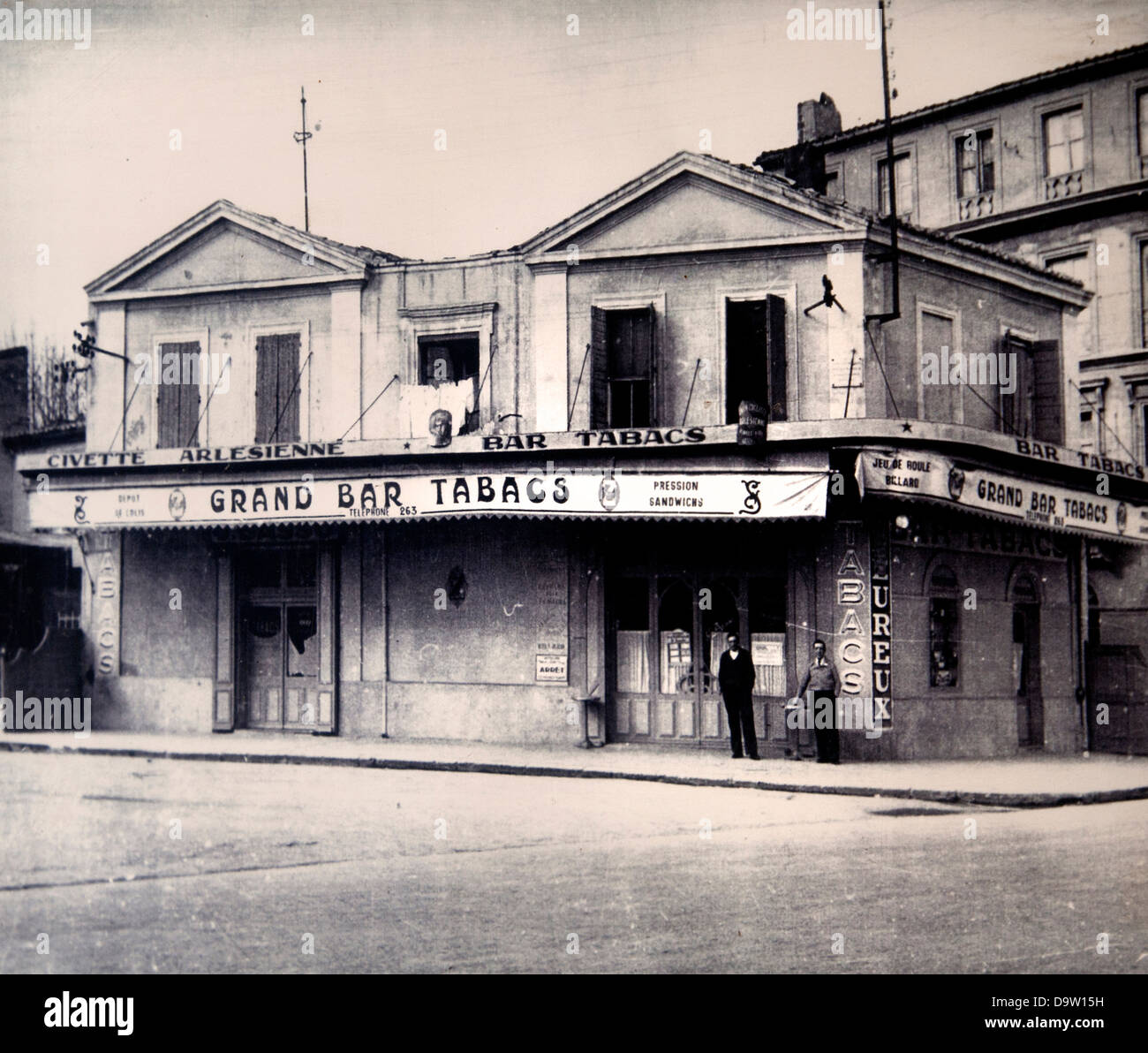 La Casa gialla ( prima del bombardamento ) Place Lamartine Arles Francia, Vincent van Gogh 1853–1890 Paesi Bassi olandesi Foto Stock