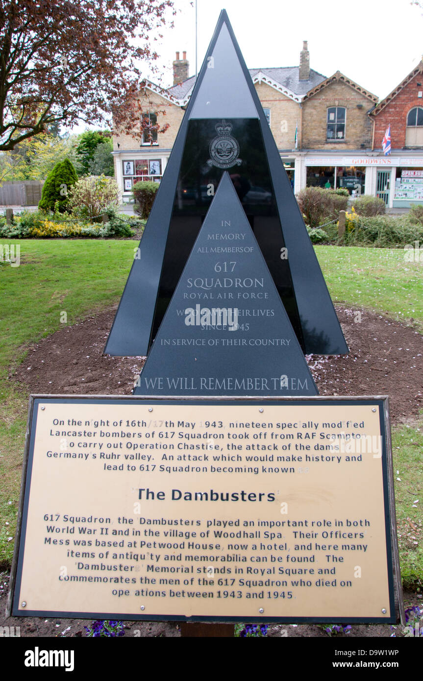 Nuovo memoriale per il 617 Squadron RAF, situato a Woodhall Spa, Lincs, Regno Unito, uno degli squadroni della RAF più famosi attualmente operativi Foto Stock