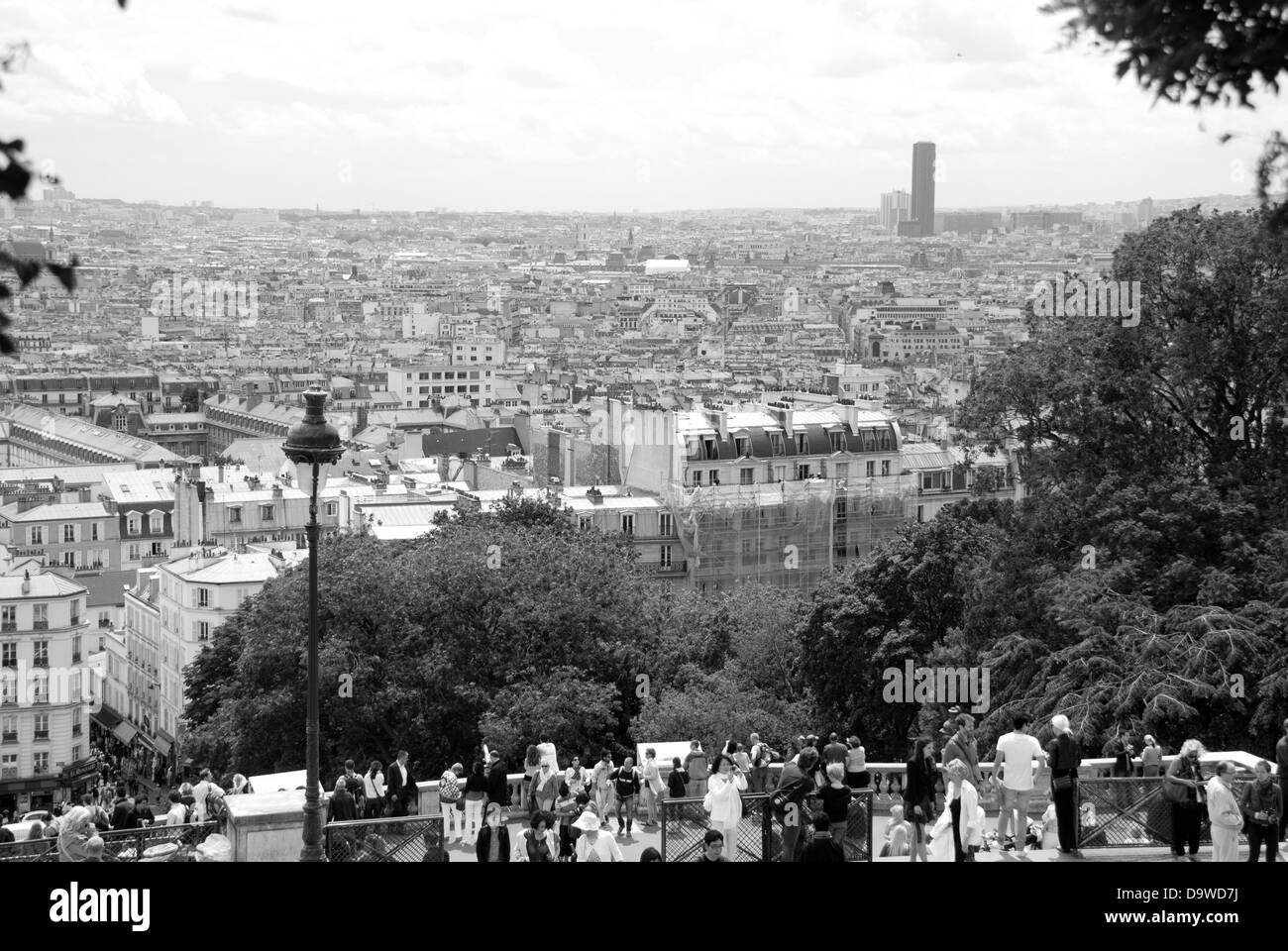 Vista di Parigi e la Torre di Montparnasse, da Sacre-Couer, Parigi, Francia Foto Stock