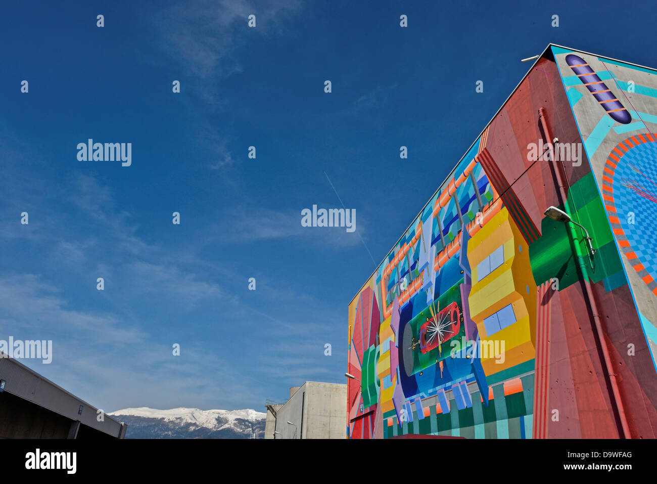 La Svizzera Ginevra murale sulla costruzione edificio ATLAS home Large Hadron Collider LHC e rivelatore di particelle in sala di controllo CERN Foto Stock