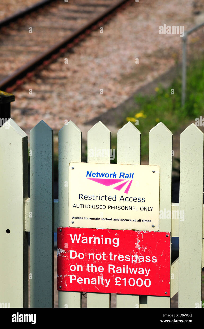 Segale, East Sussex, Inghilterra, Regno Unito. Nessun segno di trasgressione da parte della ferrovia Foto Stock