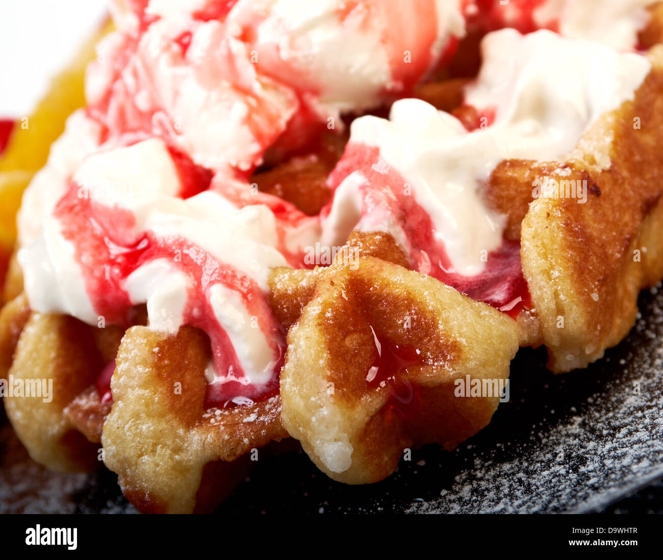 Berry dessert con gelato .chiudi Foto Stock