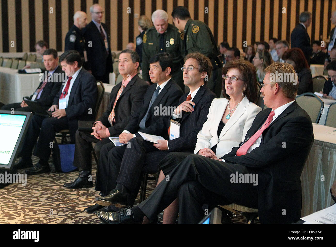 Questa immagine mostra la conferenza dell'Organizzazione mondiale delle dogane (OMD), che si concentra sulle politiche doganali globali, sulla facilitazione degli scambi e sulla sicurezza delle frontiere. L'OMD fornisce una piattaforma che consente alle autorità doganali di tutto il mondo di collaborare e discutere questioni normative e misure di sicurezza. Foto Stock