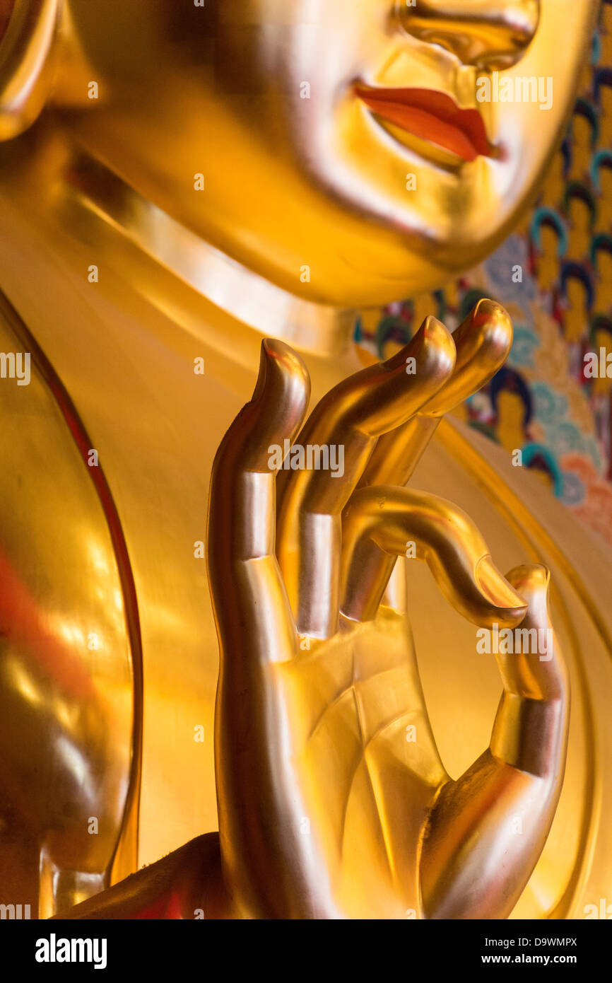 Statua di Buddha all'interno Joyesa tempio, Jongno-gu district, Seoul, Corea del Sud, Asia Foto Stock