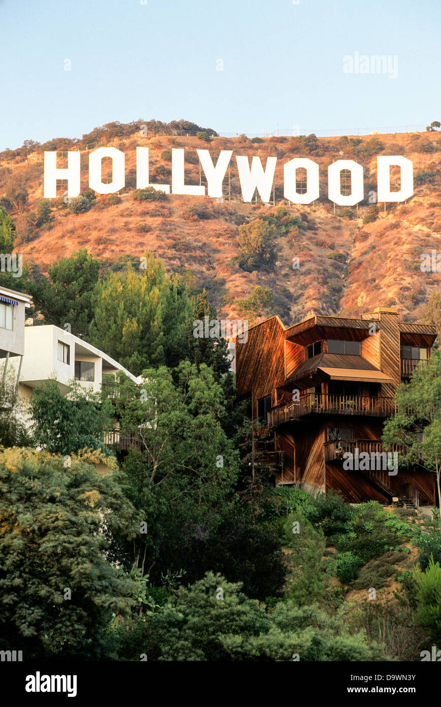 Sulle colline di Hollywood e il segno di Hollywood e Los Angeles, California, Stati Uniti d'America, America del Nord Foto Stock
