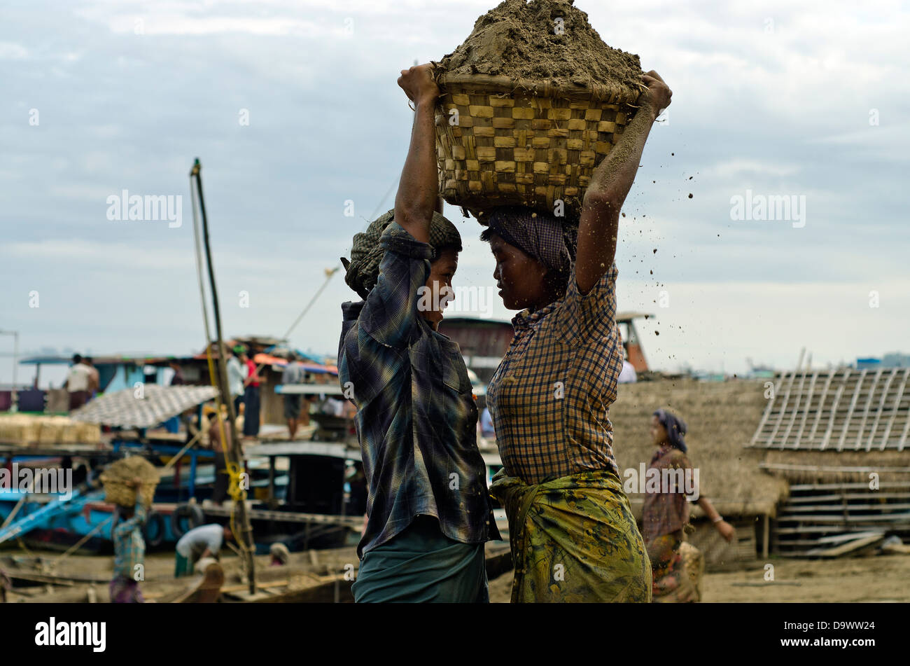 Mandalay porta fiume Irrawaddy Foto Stock