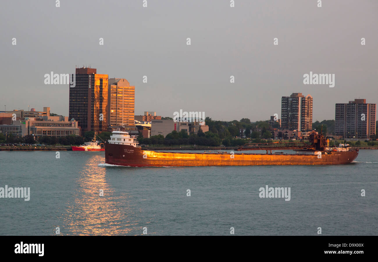 Grandi Laghi barca sul Fiume Detroit Foto Stock