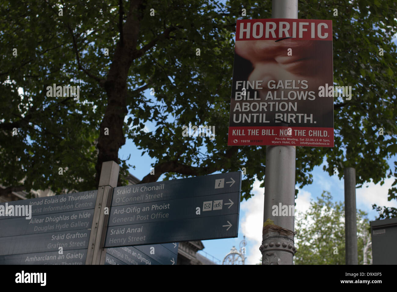 Anti aborto poster attaccato ad un lampione, Dublino, Irlanda. Foto Stock