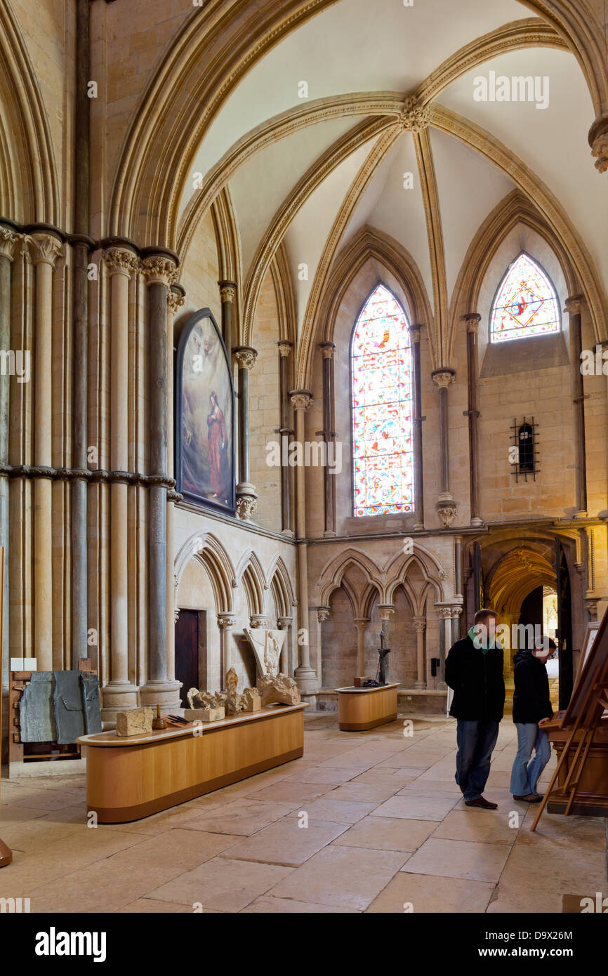 Lincoln - NE transetto con touch mostra all interno della cattedrale, Lincoln, Lincolnshire, Regno Unito, Europa Foto Stock