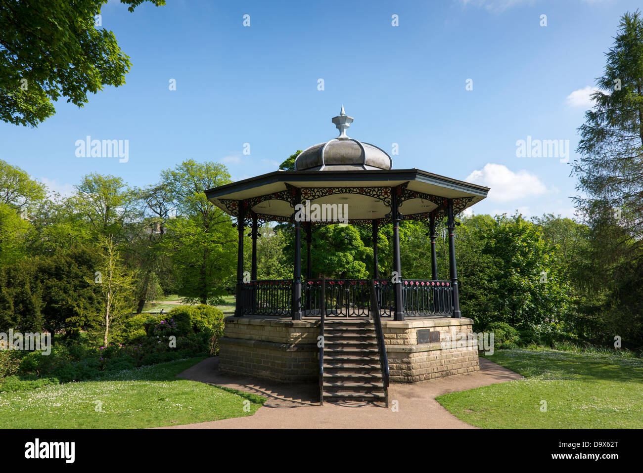 Il Bandstand - il Pavilion Gardens, Buxton, High Peak, Derbyshire, in Inghilterra. Foto Stock