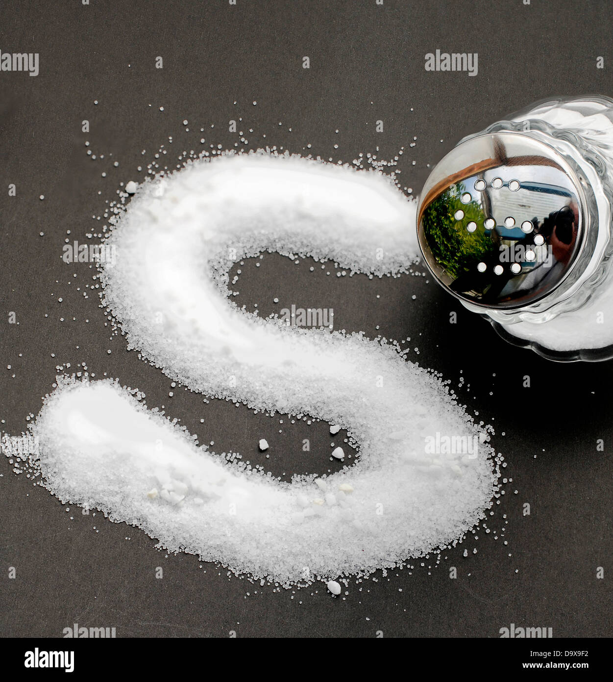 Sale da tavola con spanditrici di sale Foto Stock