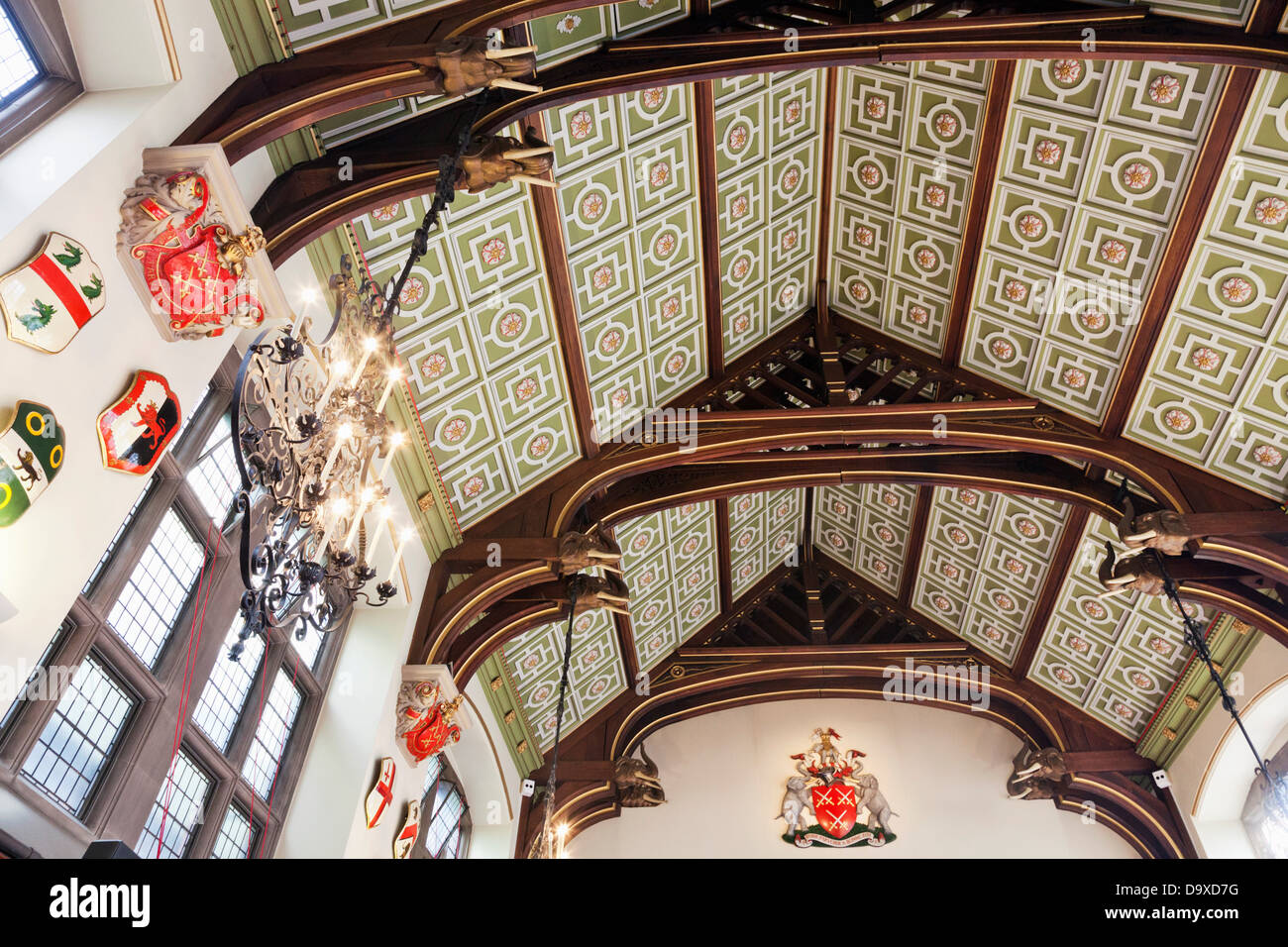 Regno Unito, Inghilterra, Surrey, Londra, Hammerbeam tetto in Cutlers Hall di City of London Foto Stock