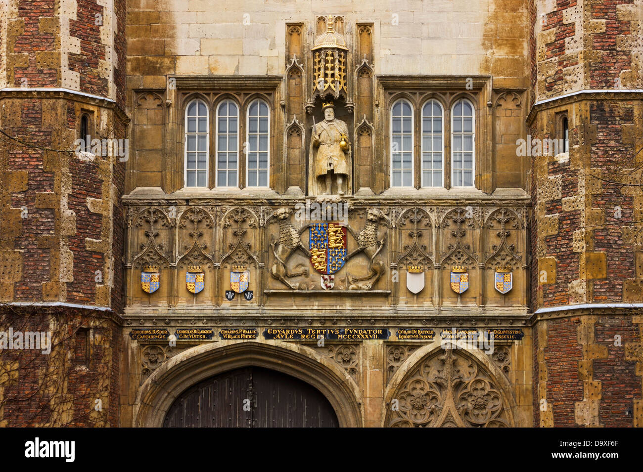 Dettaglio della grande porta d'ingresso del Trinity College di Cambridge, Regno Unito. Foto Stock
