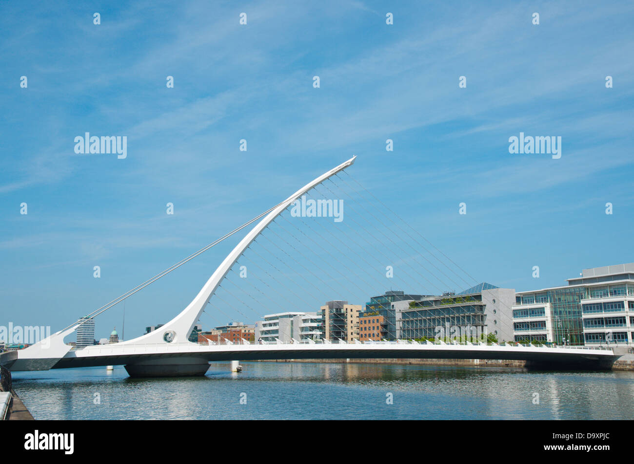 Samuel Beckett bridge (2009) Docklands ex area del porto e dal fiume Liffey centrale di Dublino Irlanda Europa Foto Stock