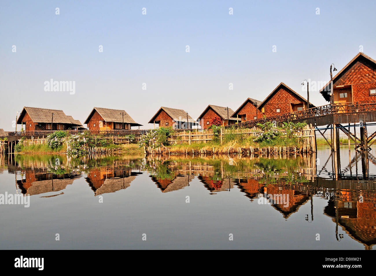Camera in hotel su palafitte Lago Inle Myanmar Foto Stock