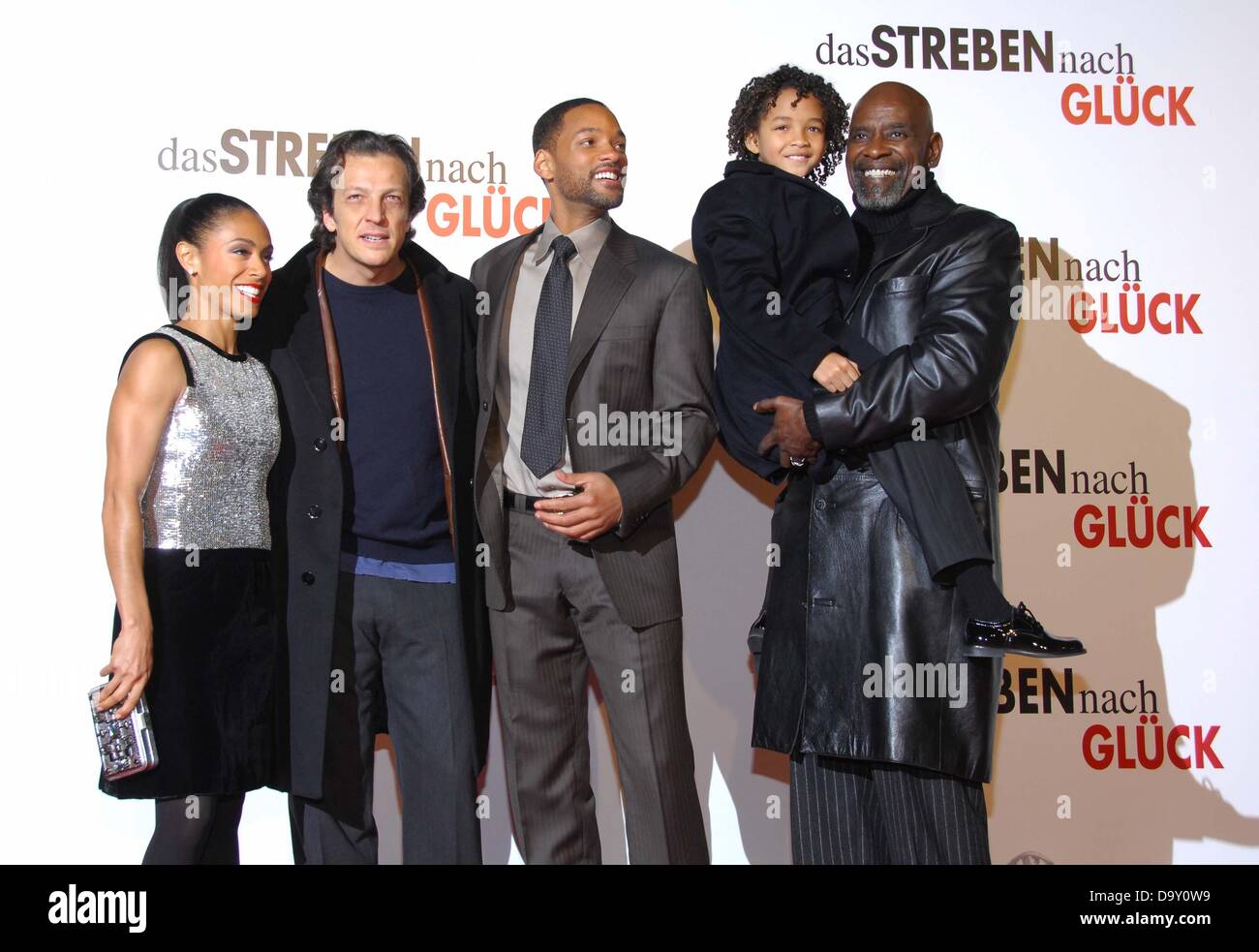 Jada Pinkett Smith, direttore Gabriele Muccino, Will Smith, Chris Gardner e Jaden Smith (l-r) presso il tedesco premiere di " La ricerca della felicità" a Berlino il 9 gennaio 2007. Foto Stock