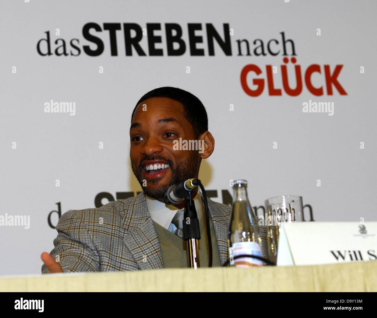 Attore Will Smith presso la conferenza stampa in occasione della premiere del film "La ricerca della felicità" di Berlino. Foto Stock