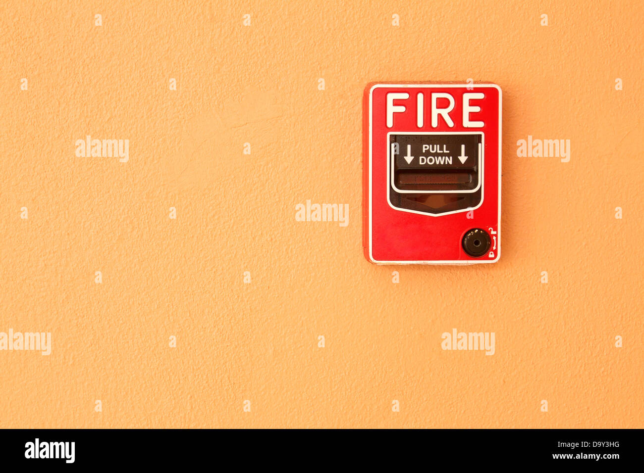 Fire rompere il vetro allarme incendio in allarme. Foto Stock