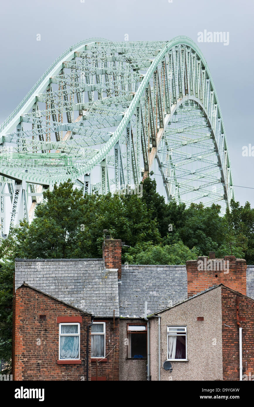 Runcorn-Widnes ponte che attraversa il fiume Mersey, Merseyside England Foto Stock