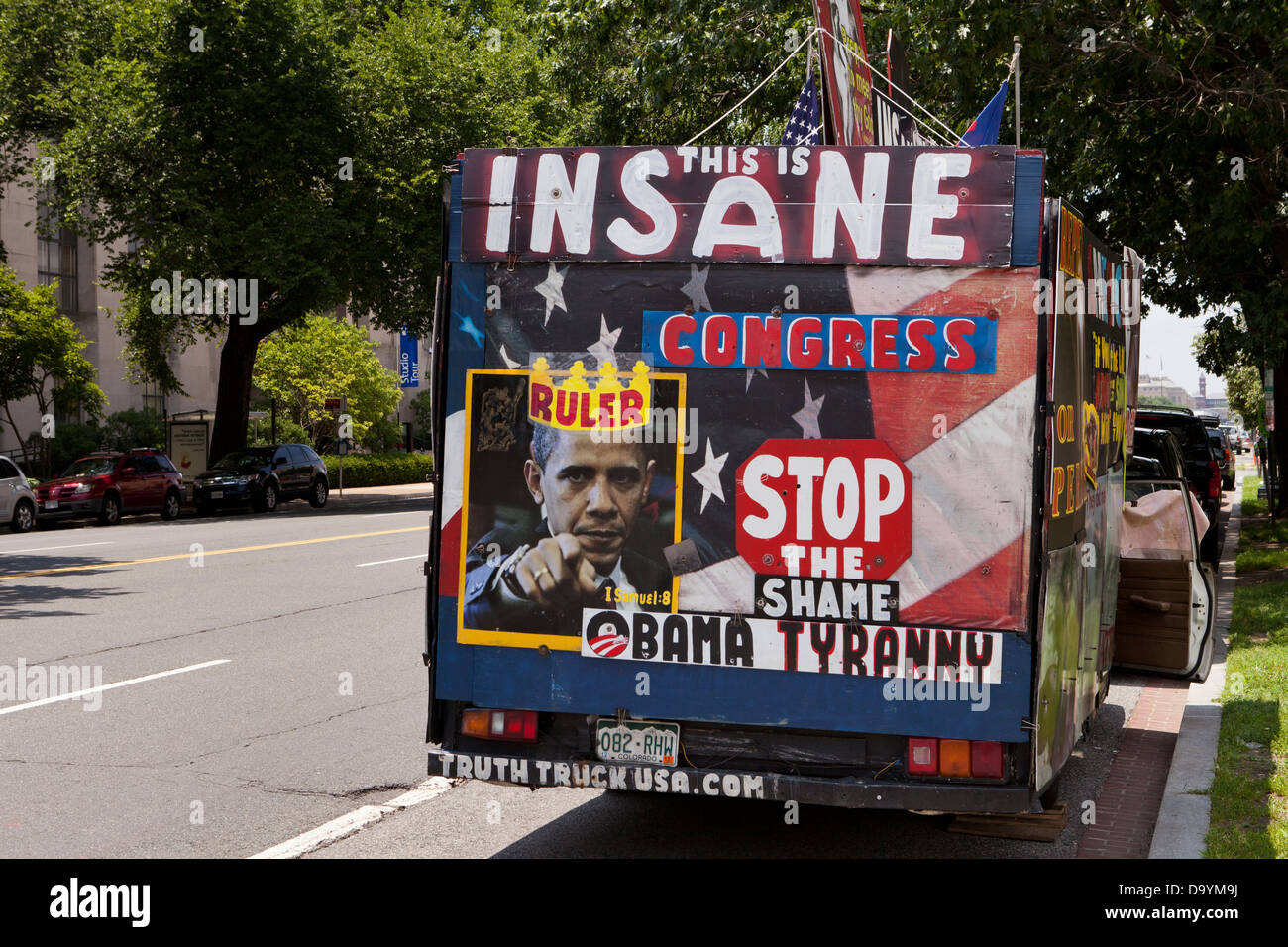 Auto decorate con estrema destra i messaggi politici - Washington, DC Foto Stock