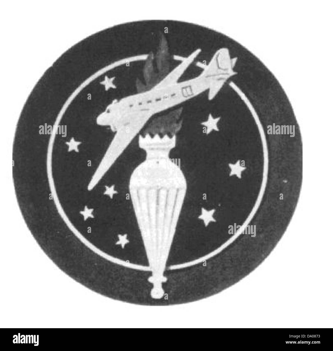 L'emblema del 53rd Troop Carrier Wing (53rd TCW) rappresenta il suo ruolo storico durante la seconda guerra mondiale. L'ala era nota per i suoi significativi contributi alle operazioni aviotrasportate e alle missioni di trasporto truppe in vari teatri di guerra. Foto Stock