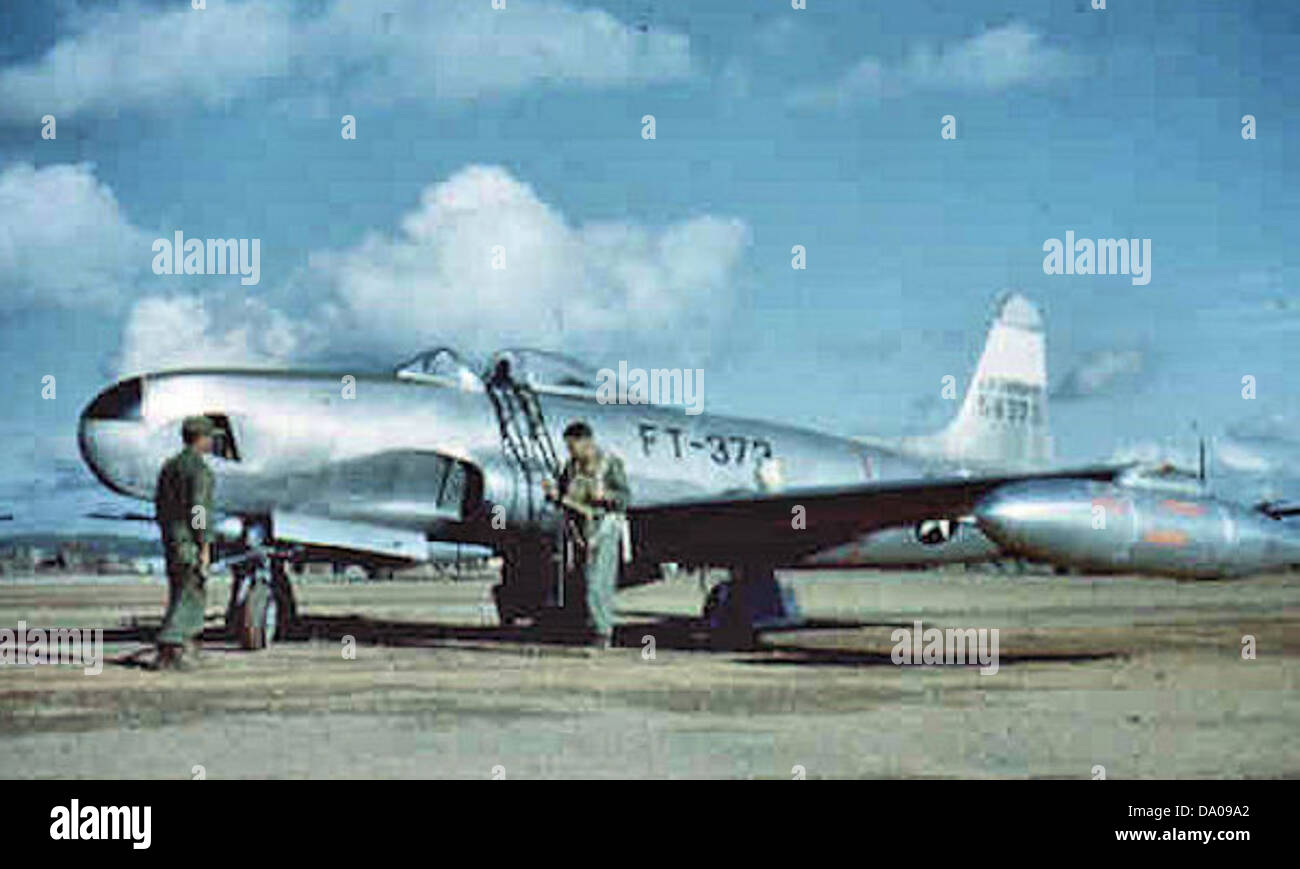 L'RF-80A Shooting Star, gestito dal 67th Tactical Reconnaissance Wing durante la guerra di Corea, fu utilizzato per missioni di ricognizione. L'aereo ha raccolto informazioni critiche attraverso la fotografia aerea e la sorveglianza. Foto Stock