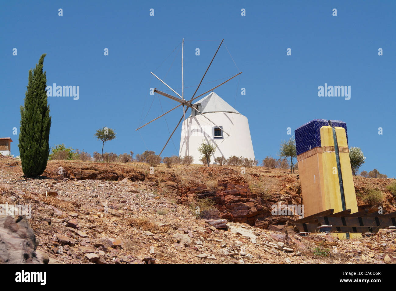 Vecchio mulino a vento portoghese Foto Stock