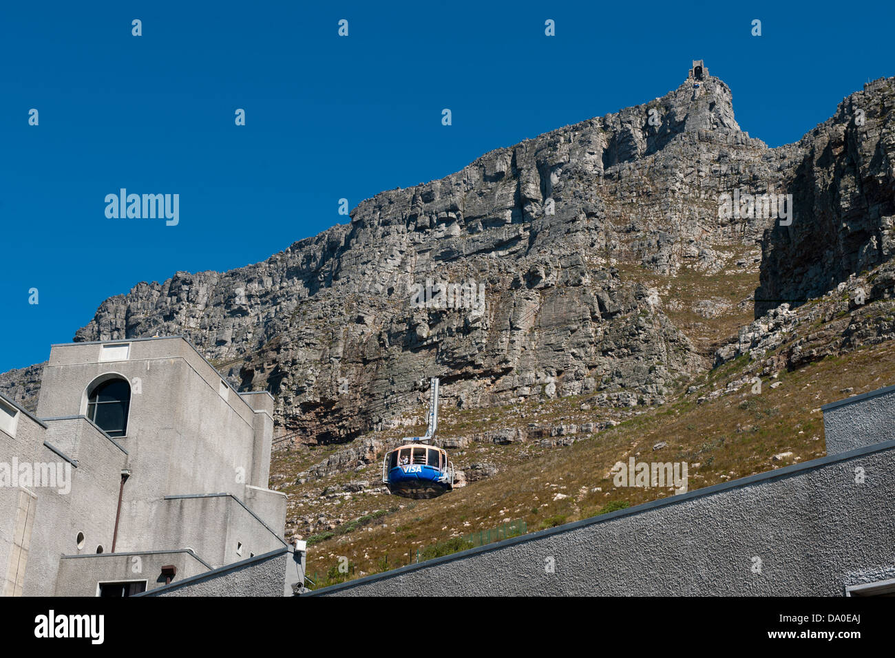 Funivia sulla funivia alla cima della Table Mountain e Cape Town, Sud Africa Foto Stock