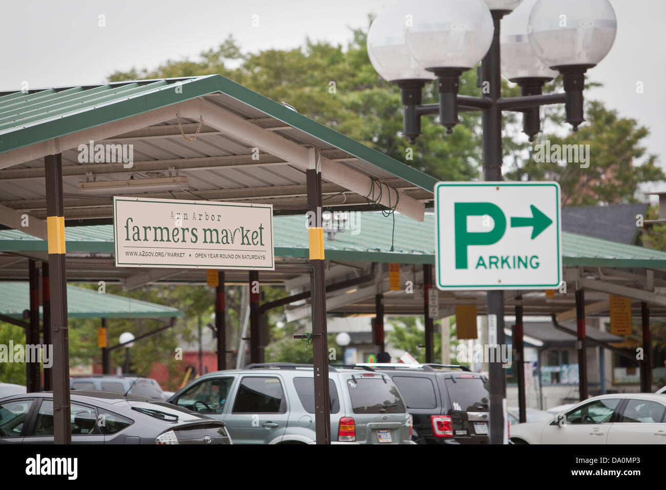 Mercato contadino è visto alla Kerrytown distretto di Ann Arbor, Michigan Foto Stock