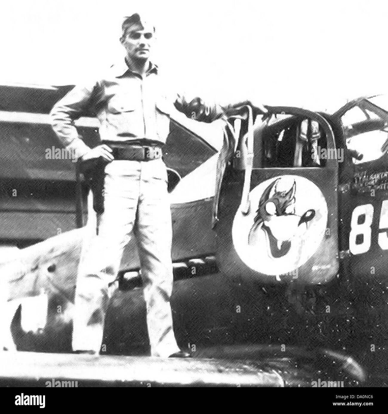 Il P-39 Airacobra del 32nd Fighter Squadron, marzo 1944. Il P-39 era un aereo da caccia dell'era della seconda guerra mondiale utilizzato dalle forze aeree dell'esercito statunitense per combattimenti aria-aria, attacchi al suolo e missioni di ricognizione. Foto Stock