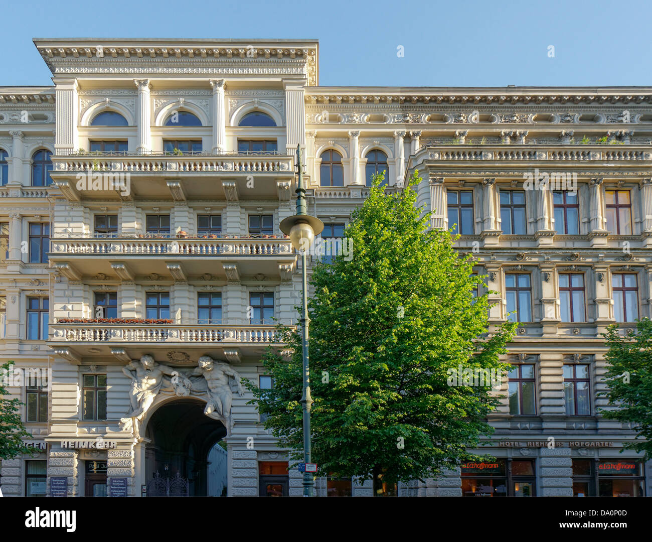 Architettura archway , giganti, 1891, Kreuzberg di Berlino, Germania Foto Stock