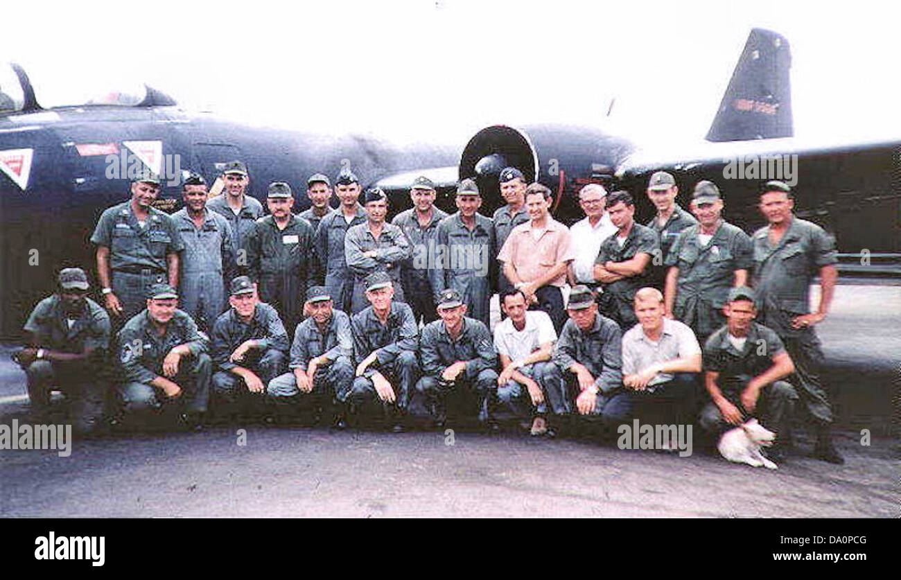 Il distaccamento 1 del 460th Tactical Reconnaissance Wing, con il velivolo 55-4264 nel 1968, fu responsabile delle missioni di ricognizione e raccolta di informazioni durante la Guerra fredda, utilizzando aerei specializzati per la sorveglianza. Foto Stock