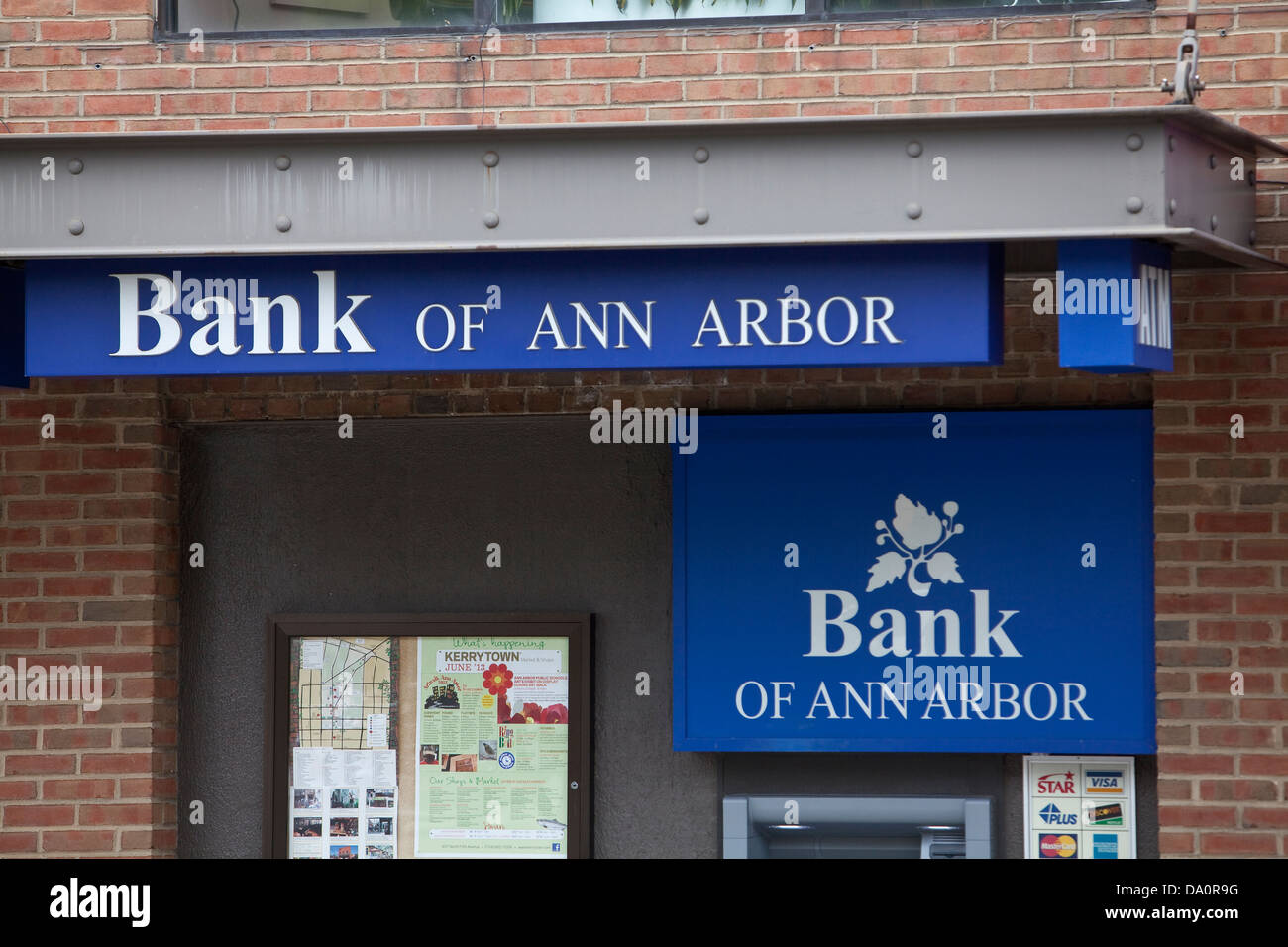 Una banca di Ann Arbor ATM è visto in Ann Arbor, Michigan Foto Stock