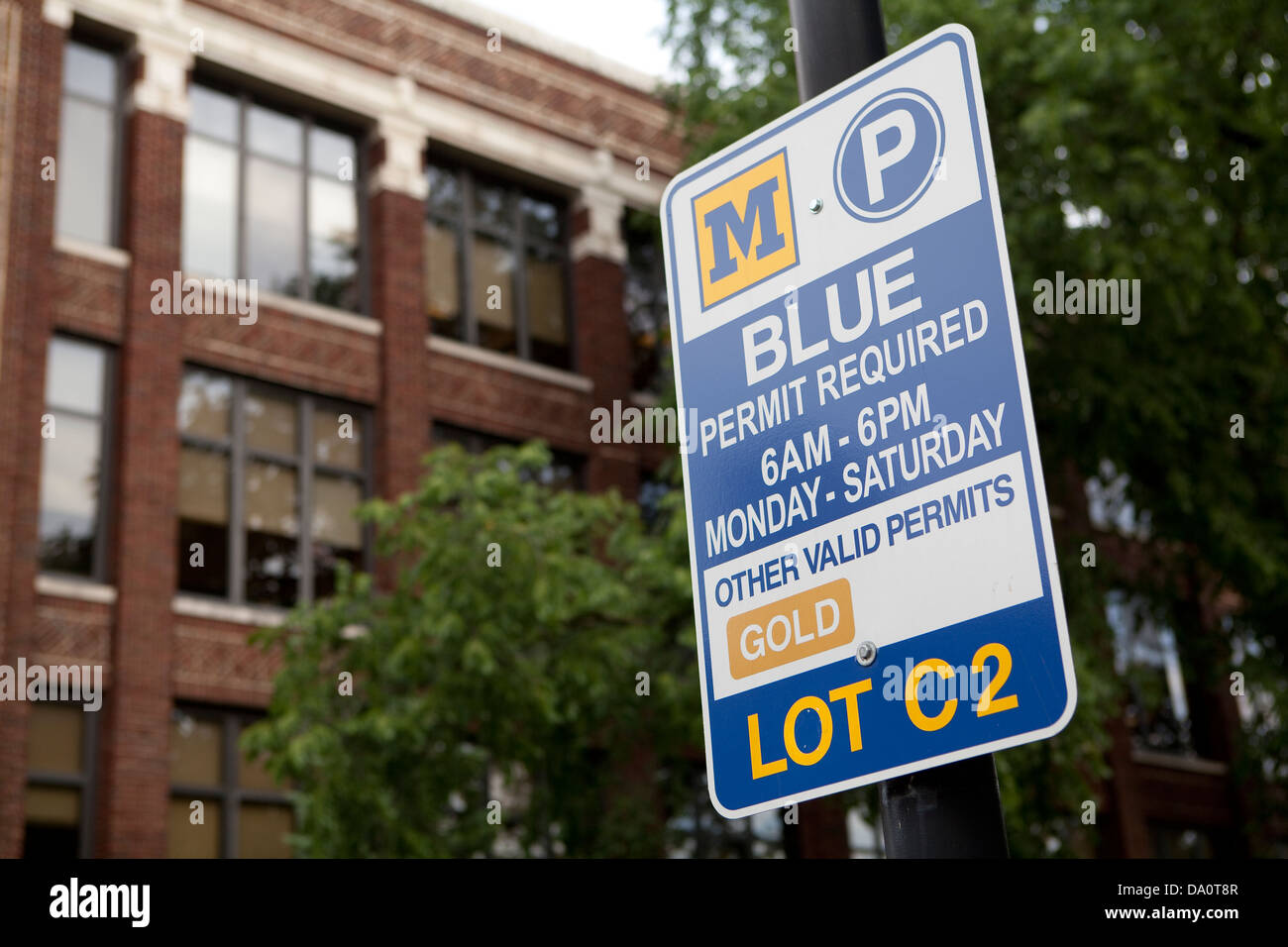 Un simbolo di parcheggio si è visto all'Università del Michigan di Ann Arbor, Michigan Foto Stock